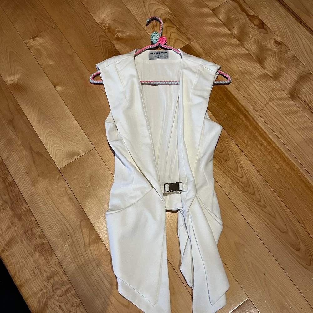 White vest
